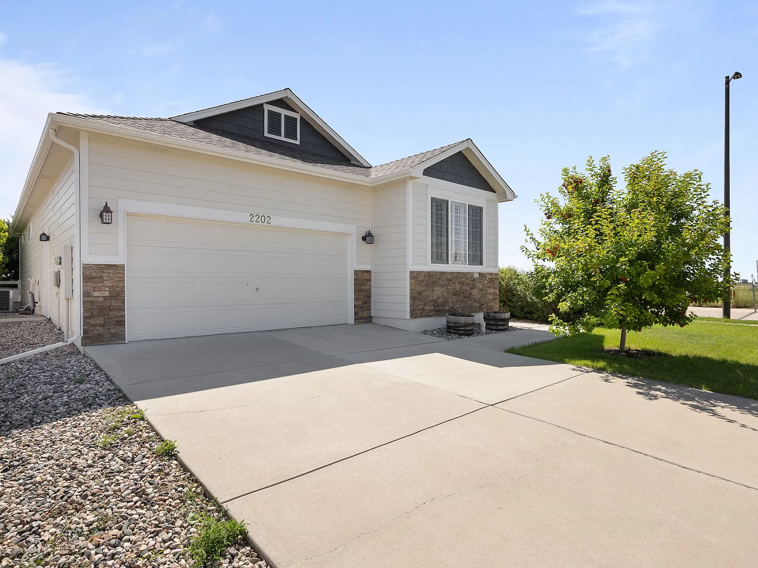 2202 Thoreau Drive - 1 — Photo 2