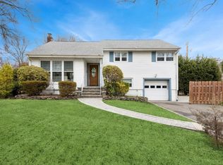 1 Flower Rd, Garden City, NY 11530