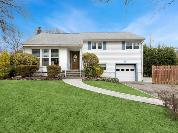 1 Flower Road, Garden City, NY 11530