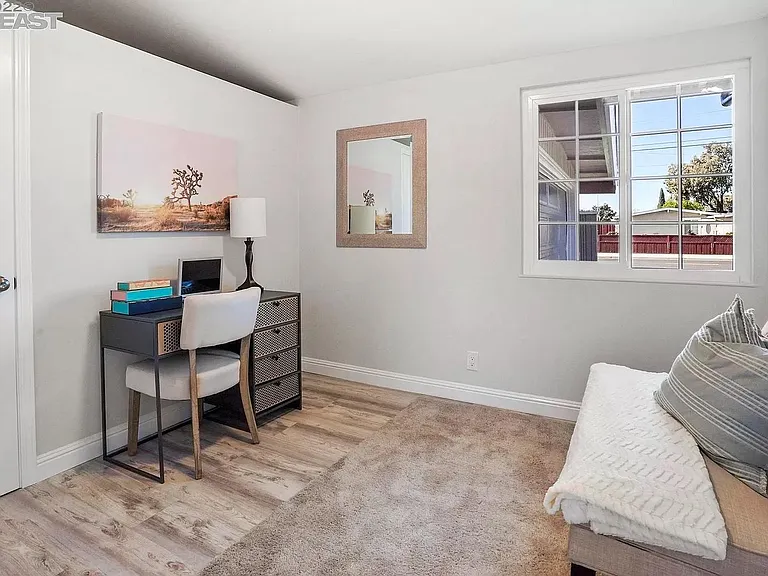 2769 Loyola Ave — Photo 16