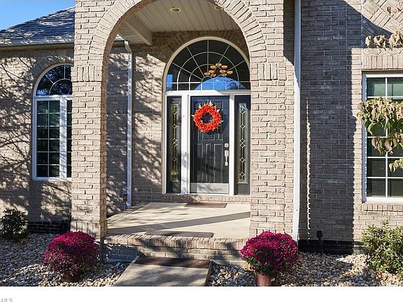 3rd image of 20432 Scott Dr