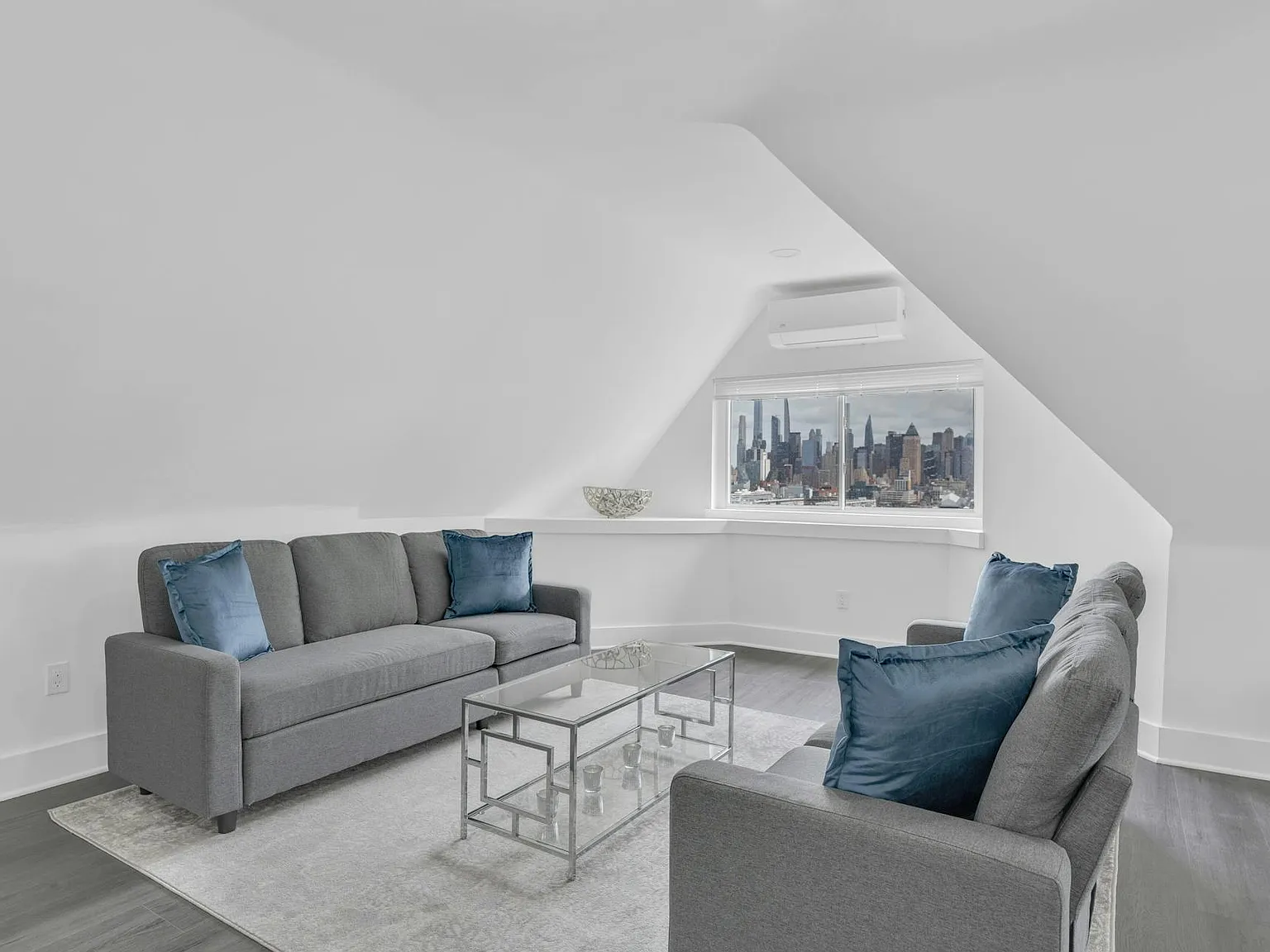 19 Hamilton Ave — Photo 3