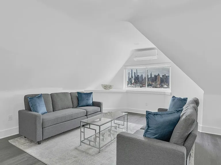 19 Hamilton Ave #3 — Photo 3