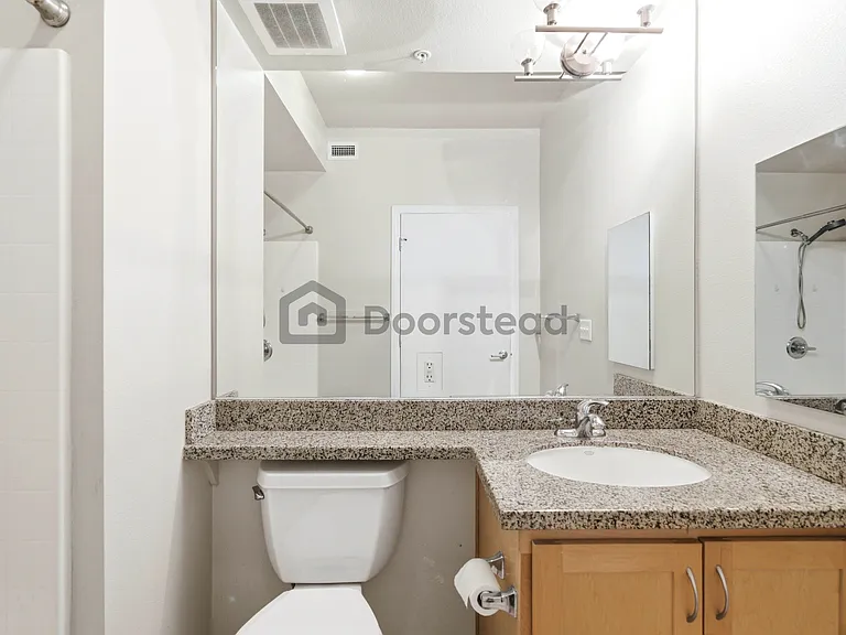 450 J St #5101 — Photo 34
