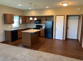 8971 Copper Dr, West Des Moines, IA 50266