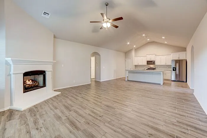 2421 W Imperial Ct — Photo 22