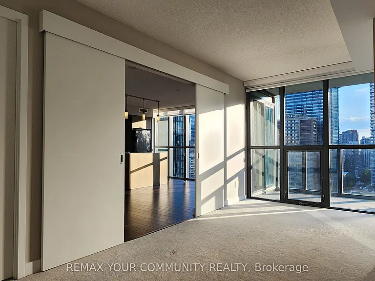 110 Charles St E #1704 — Photo 15