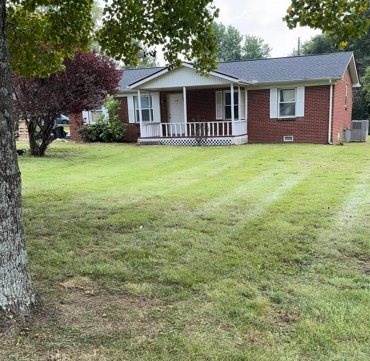 101 Edgefield Cir — Photo 2