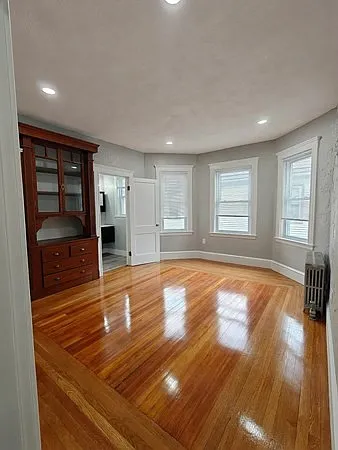 4 bed, 1.5 bath, $3,400 — Photo 4