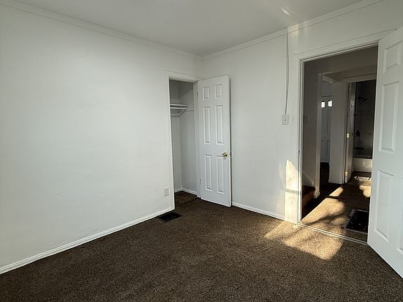 5th image of 812 Winston Dr #812