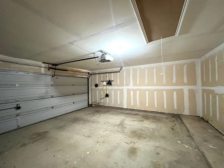 6708 Bancroft Woods Dr — Photo 24