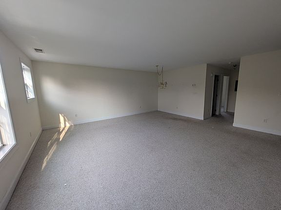 4th image of 35 Judith Ln #204B