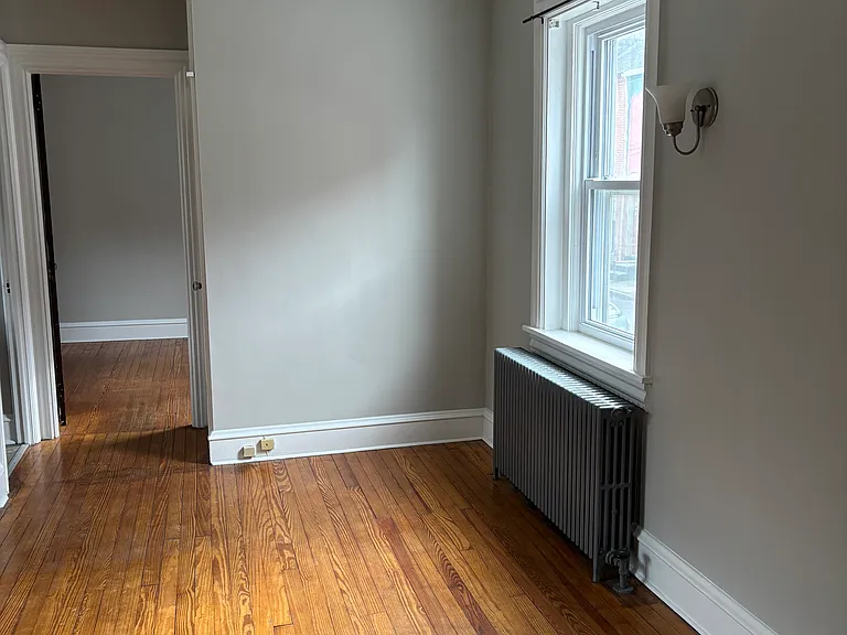 529 Spruce St — Photo 10