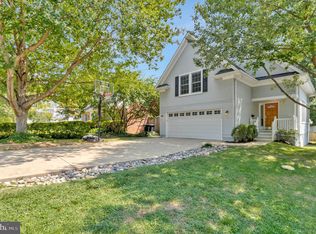 210 N Oak St, Falls Church, VA 22046