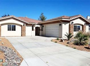 13695 Driftwood Dr, Victorville, CA 92395