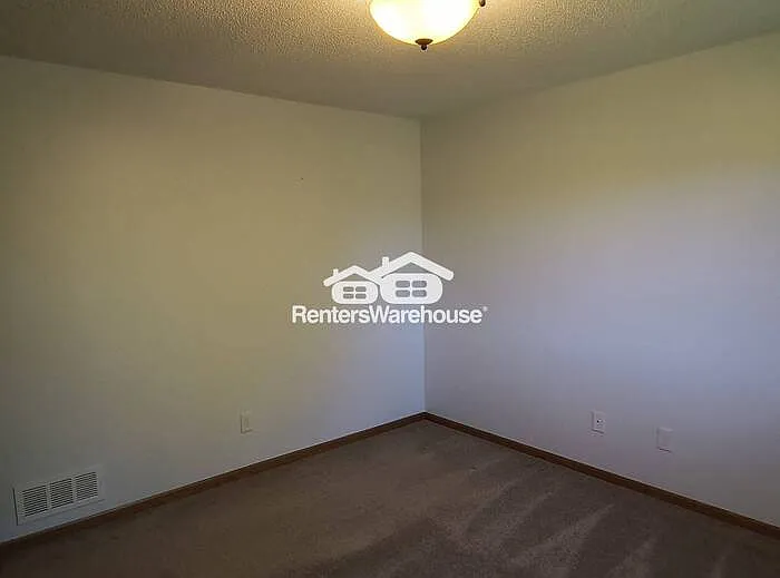 950 Butte Ct — Photo 17