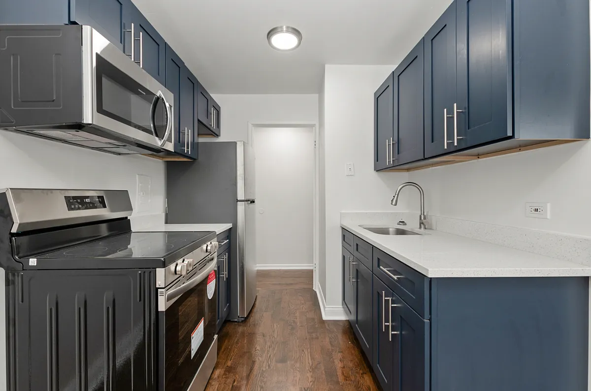 Building Photo - 8039 S King Dr
