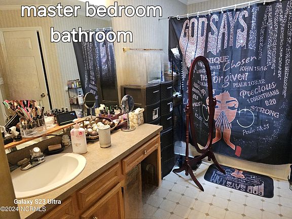 4th image of 3828 Sterling Pointe Drive #03