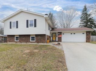 1104 Dillon Dr, Normal, IL 61761