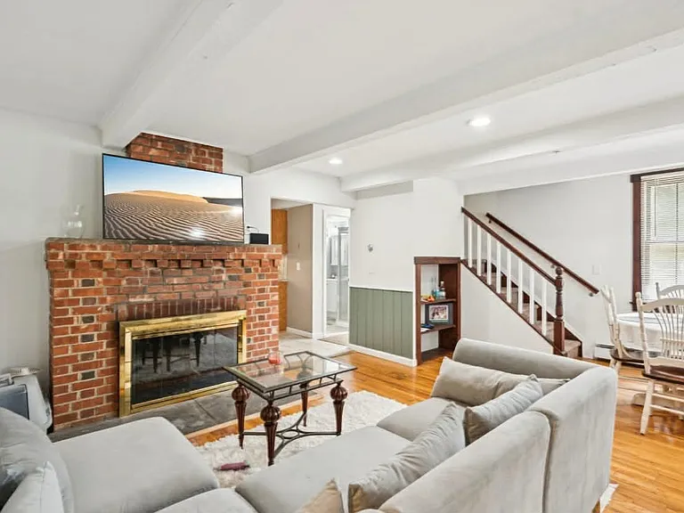 Poplar Ave — Photo 8