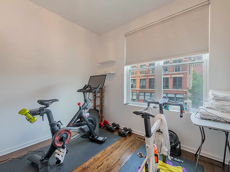 419 W Grand Ave #G — Photo 30