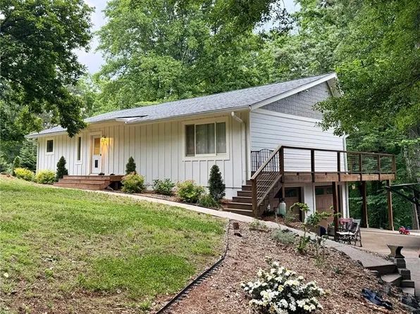 3721 Griffin Dr, Gainesville, GA 30506