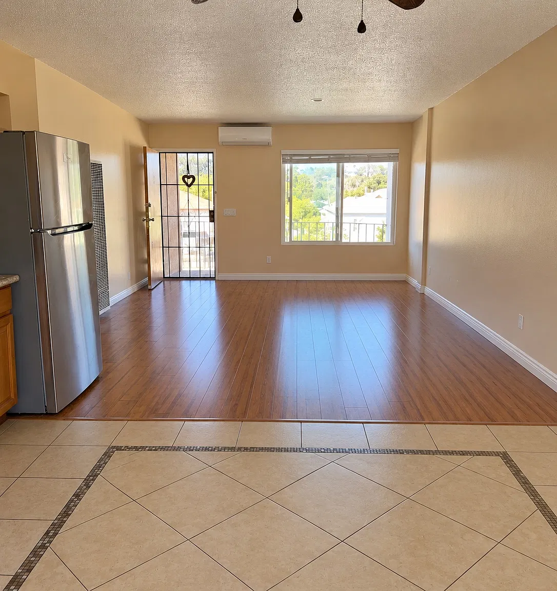 2 bed, 900 sqft, $1,950 — Photo 1
