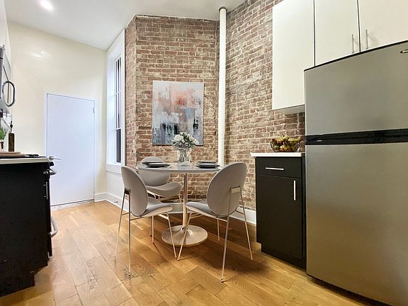 2nd image of 953 Columbus Ave APT 1N