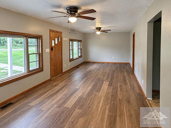 3rd image of 2972 Orchard Rd