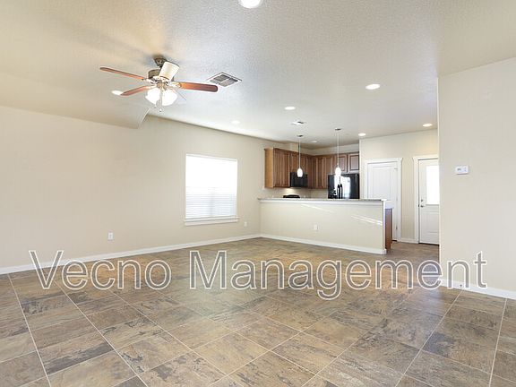4th image of 213 Circle Court Dr Unit 213
