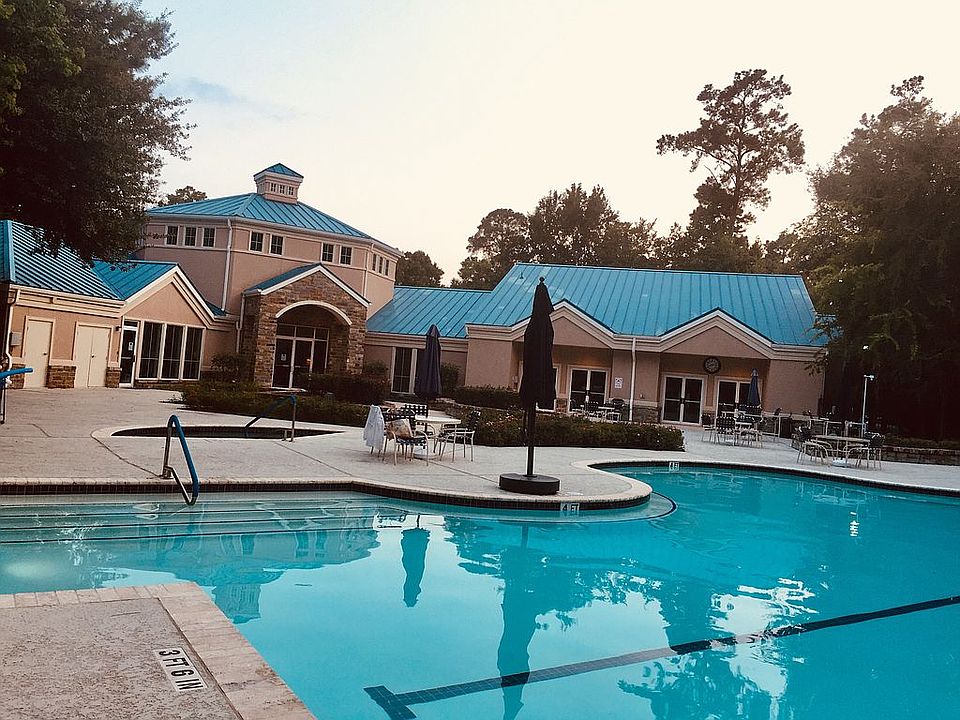 Club House and Pool