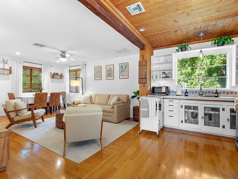 Waveview Dr — Photo 5