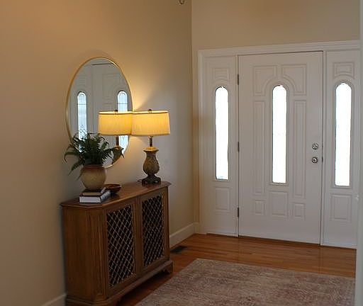 4th image of 203 Heatherstone Dr