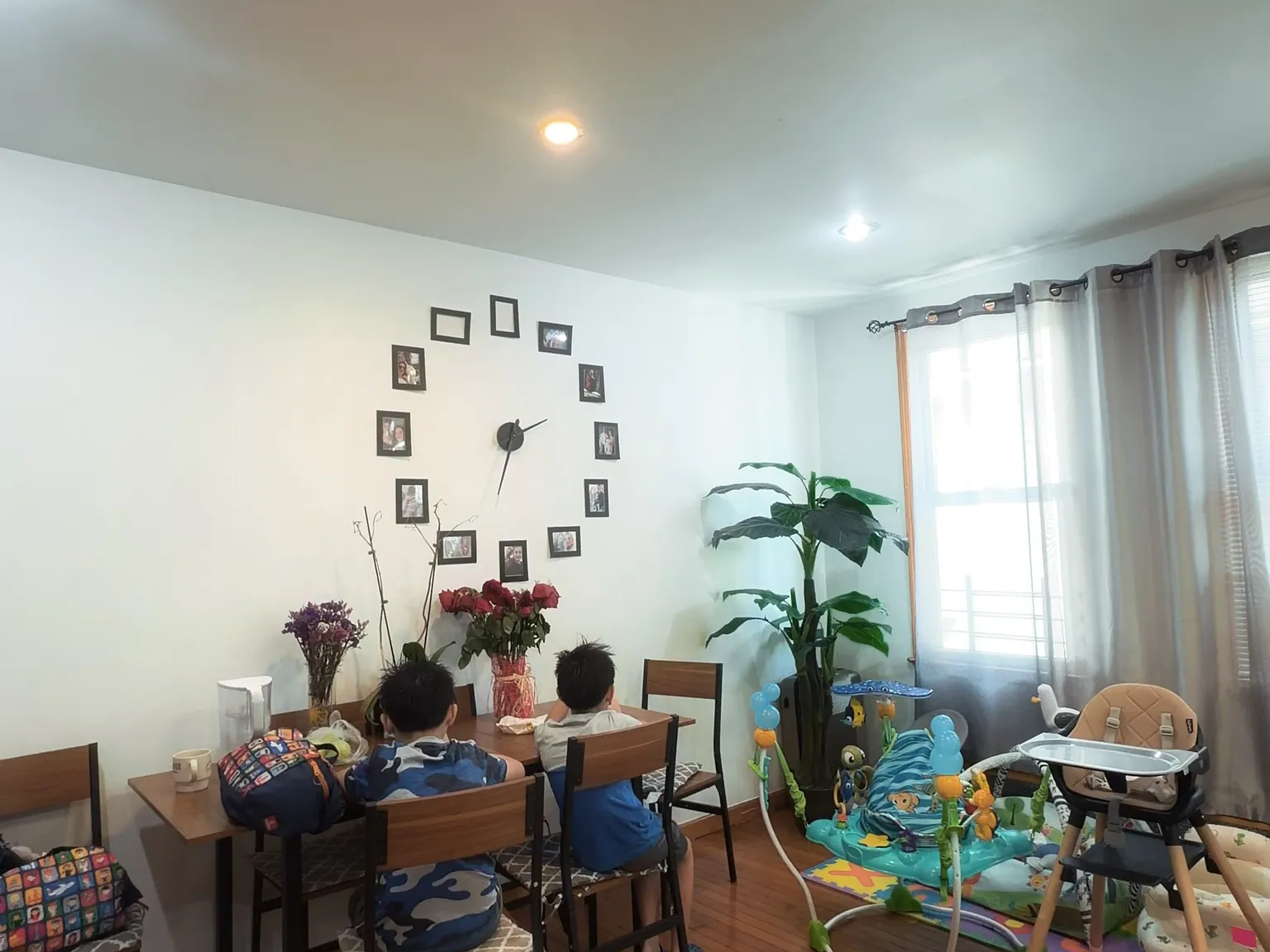 4 bed, 1210 sqft, $3,300 — Photo 2