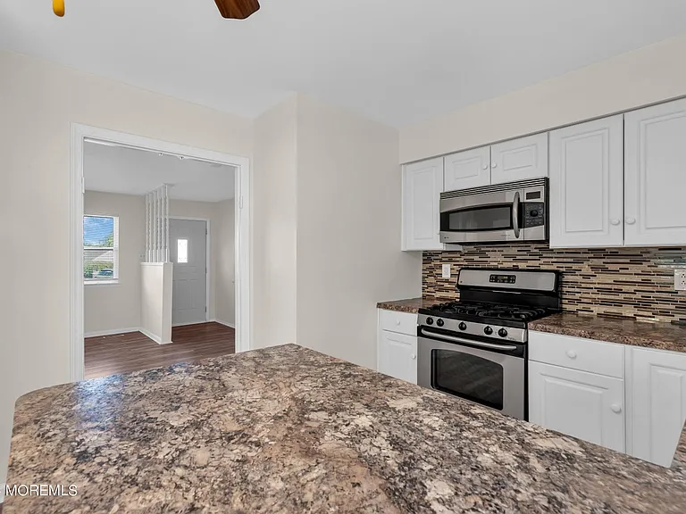 899 Nantucket Ct — Photo 32