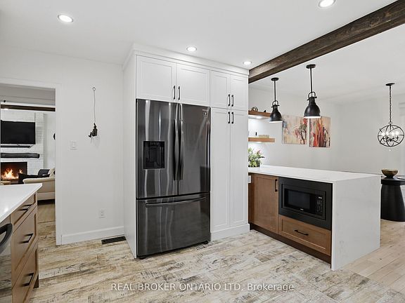 5th image of 196 Wychwood Park