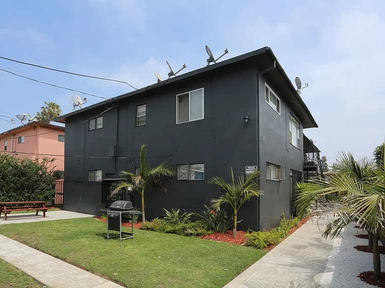 10227 S. 10th Ave. — Photo 3