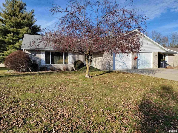 1641 E Myrtle St, Canton, IL 61520