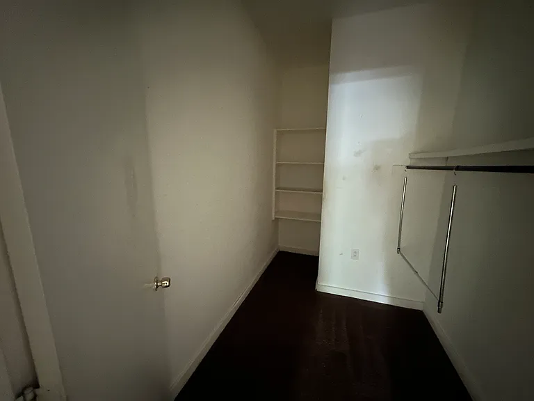 160-162 Young St #2 — Photo 11