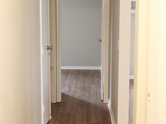 3rd image of 4904 Chalet Dr Unit 607
