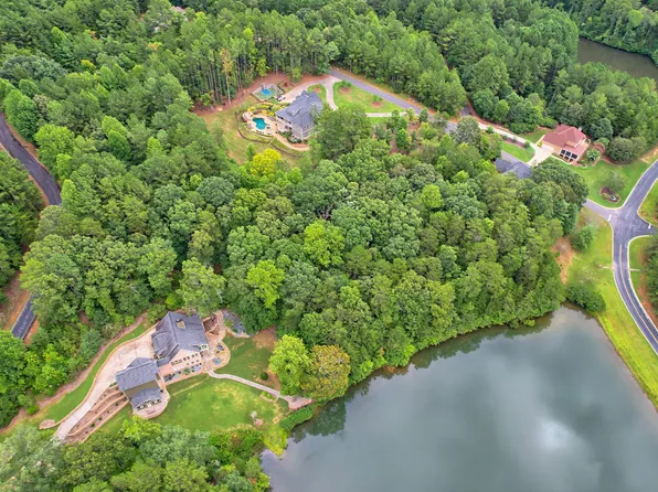 417 Yates Cir, Clarkesville, GA 30523