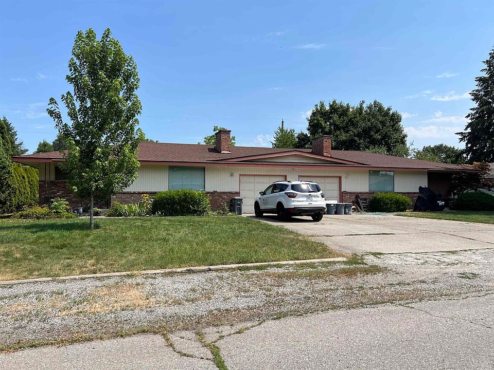 2nd image of 212 N Fox Rd #210