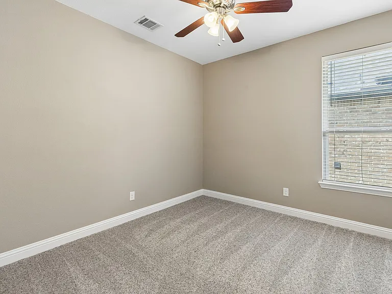 15424 Bluffdale Dr — Photo 23