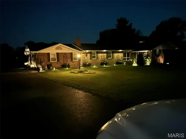 7164 Windy Valley Ln, Pacific, MO 63069