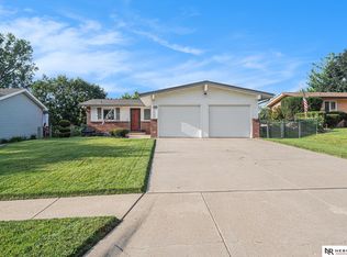 9347 Corby St, Omaha, NE 68134