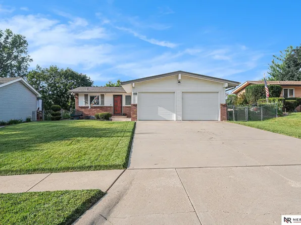 9347 Corby St, Omaha, NE 68134