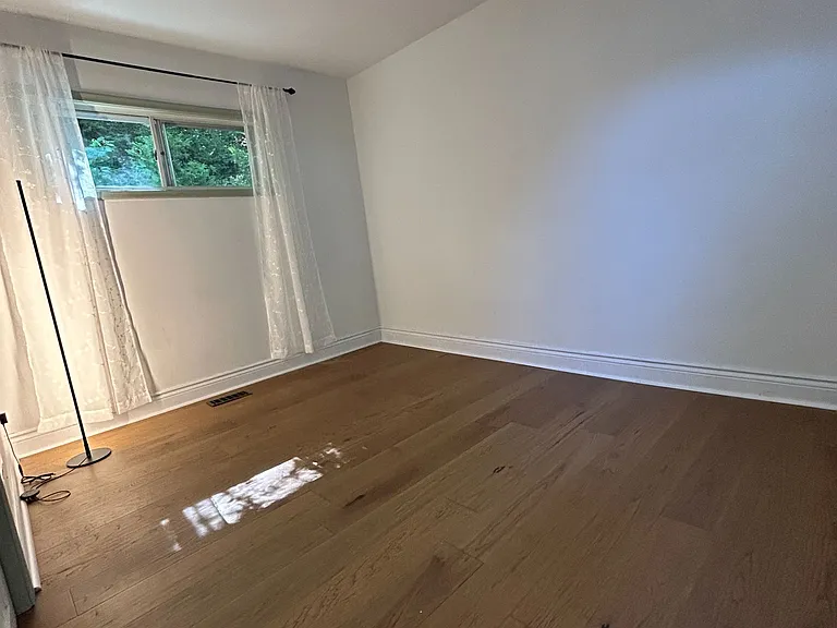 130 Neville Park Blvd — Photo 13