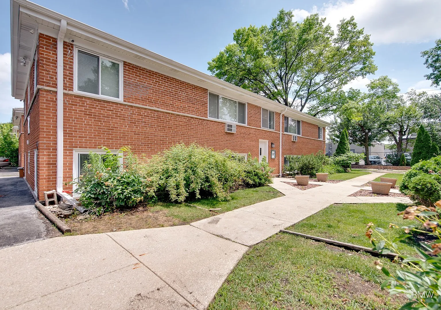 2 bed, 655 sqft, $1,850 — Photo 1