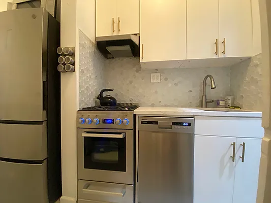 Rented by SIMPLR | media 9