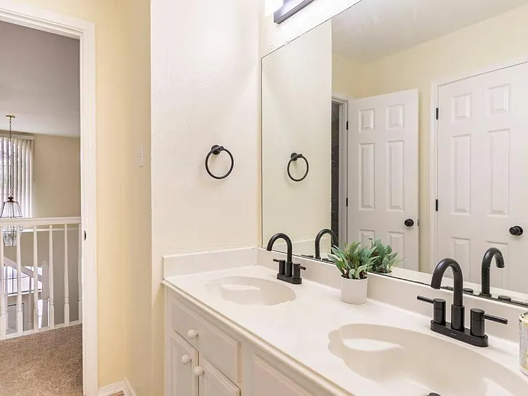 4216 Juniper Ln — Photo 7